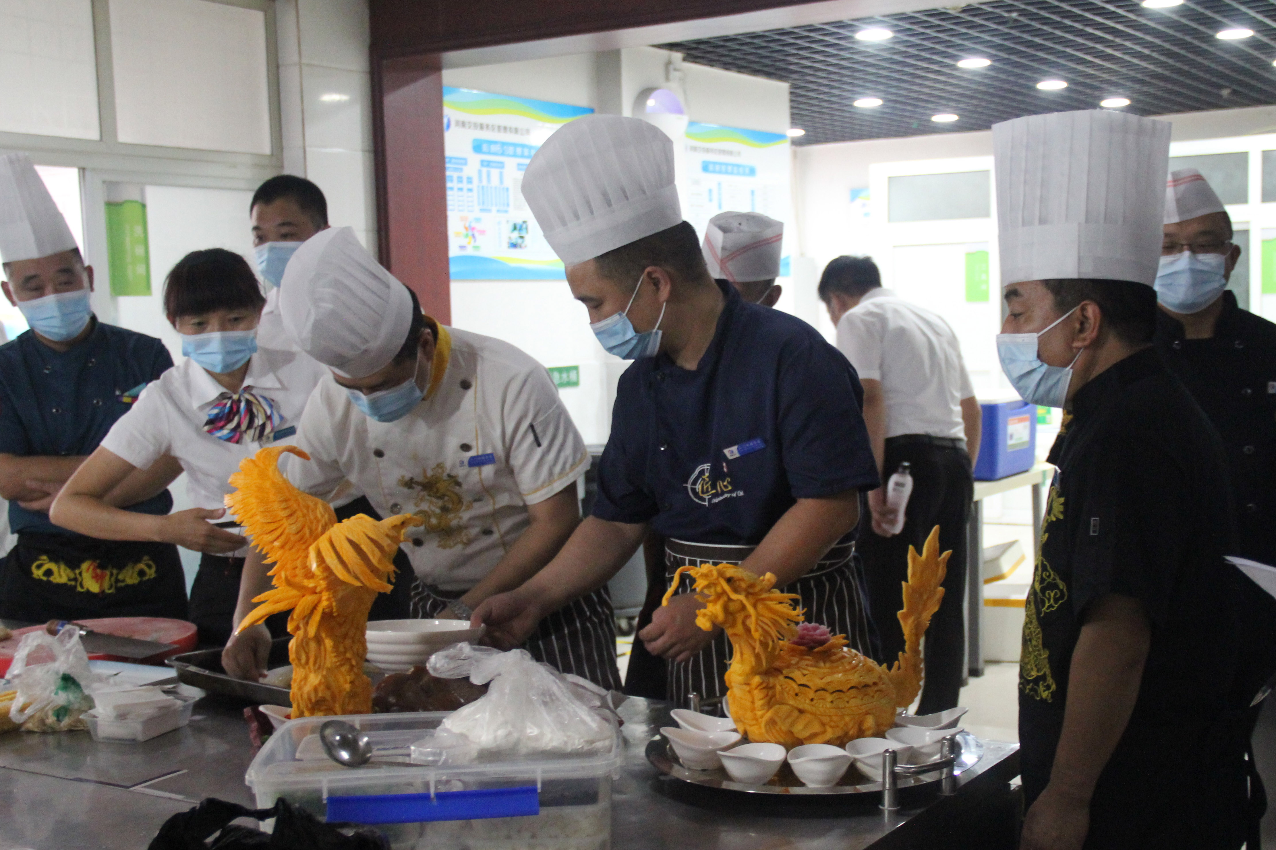 豫西工作小組美食選拔賽初賽在澠池服務(wù)區(qū)如期舉行  張曉娜 攝 (3).JPG